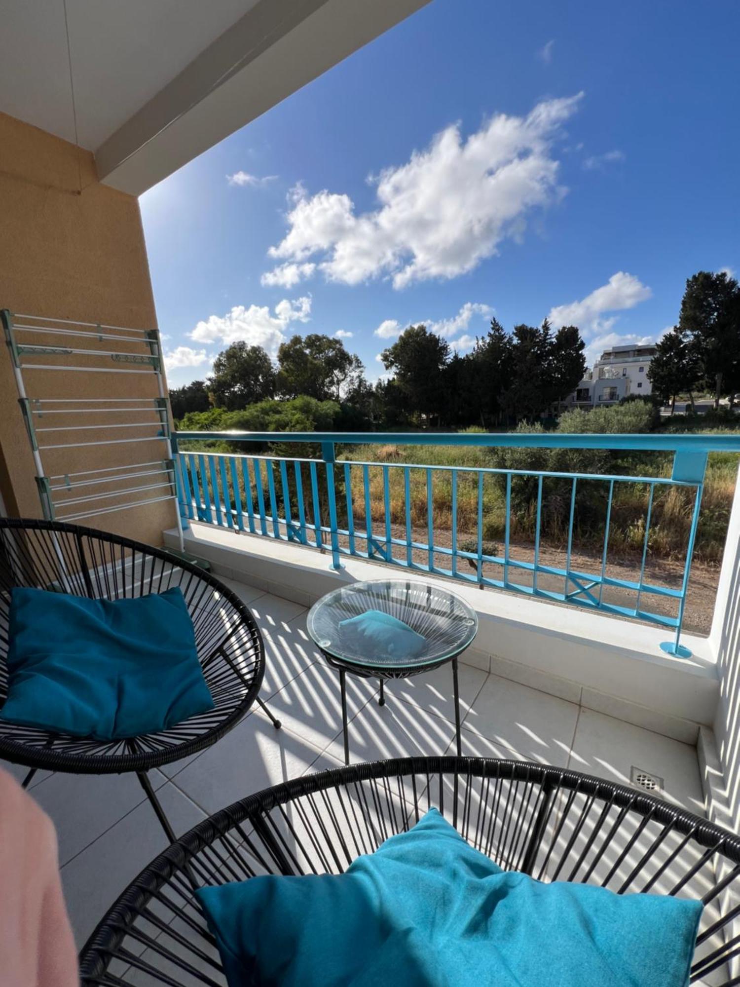 Iris Village Grand Apartment Пафос Экстерьер фото