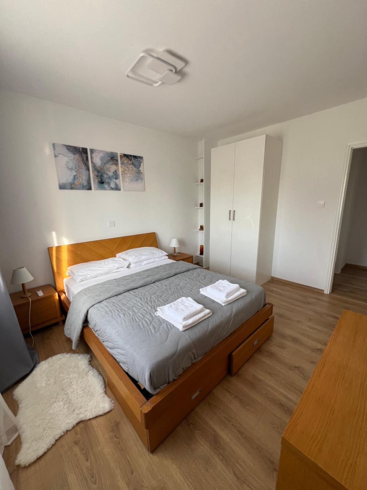 Iris Village Grand Apartment Пафос Экстерьер фото