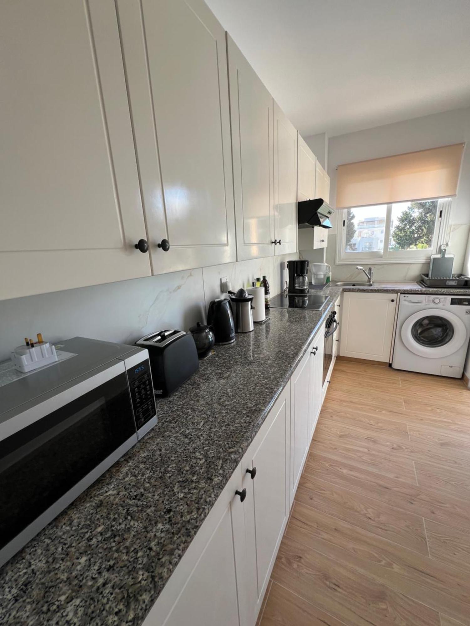 Iris Village Grand Apartment Пафос Экстерьер фото
