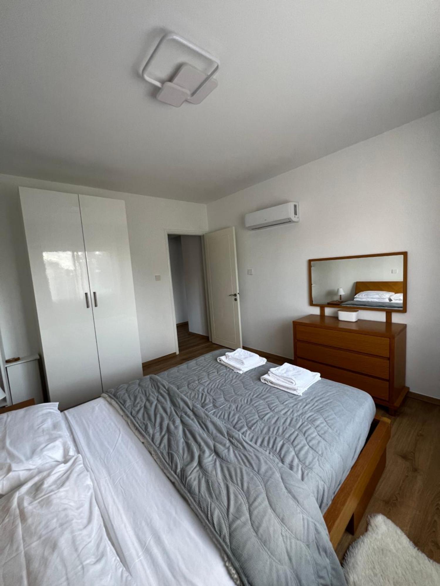 Iris Village Grand Apartment Пафос Экстерьер фото