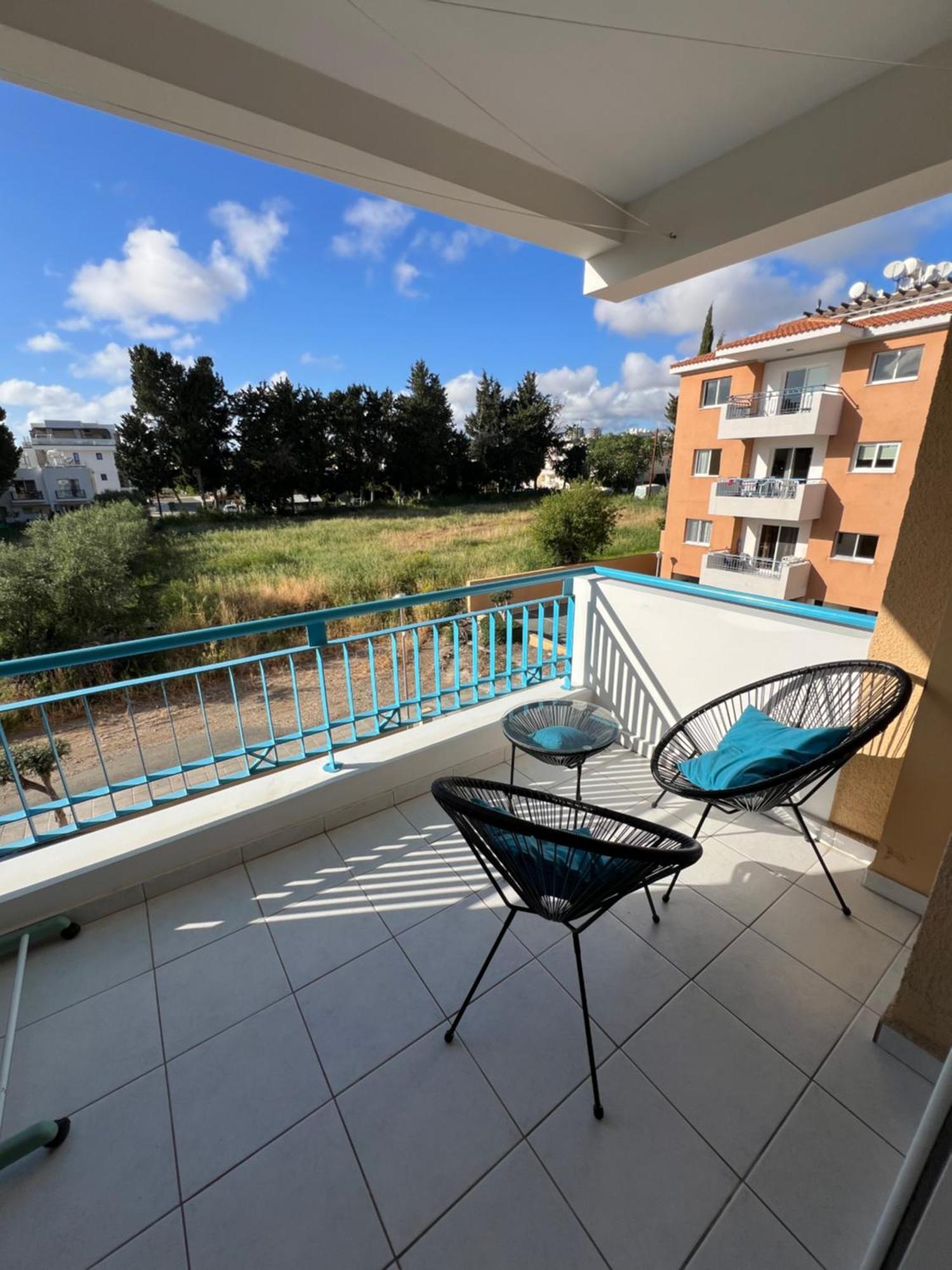 Iris Village Grand Apartment Пафос Экстерьер фото